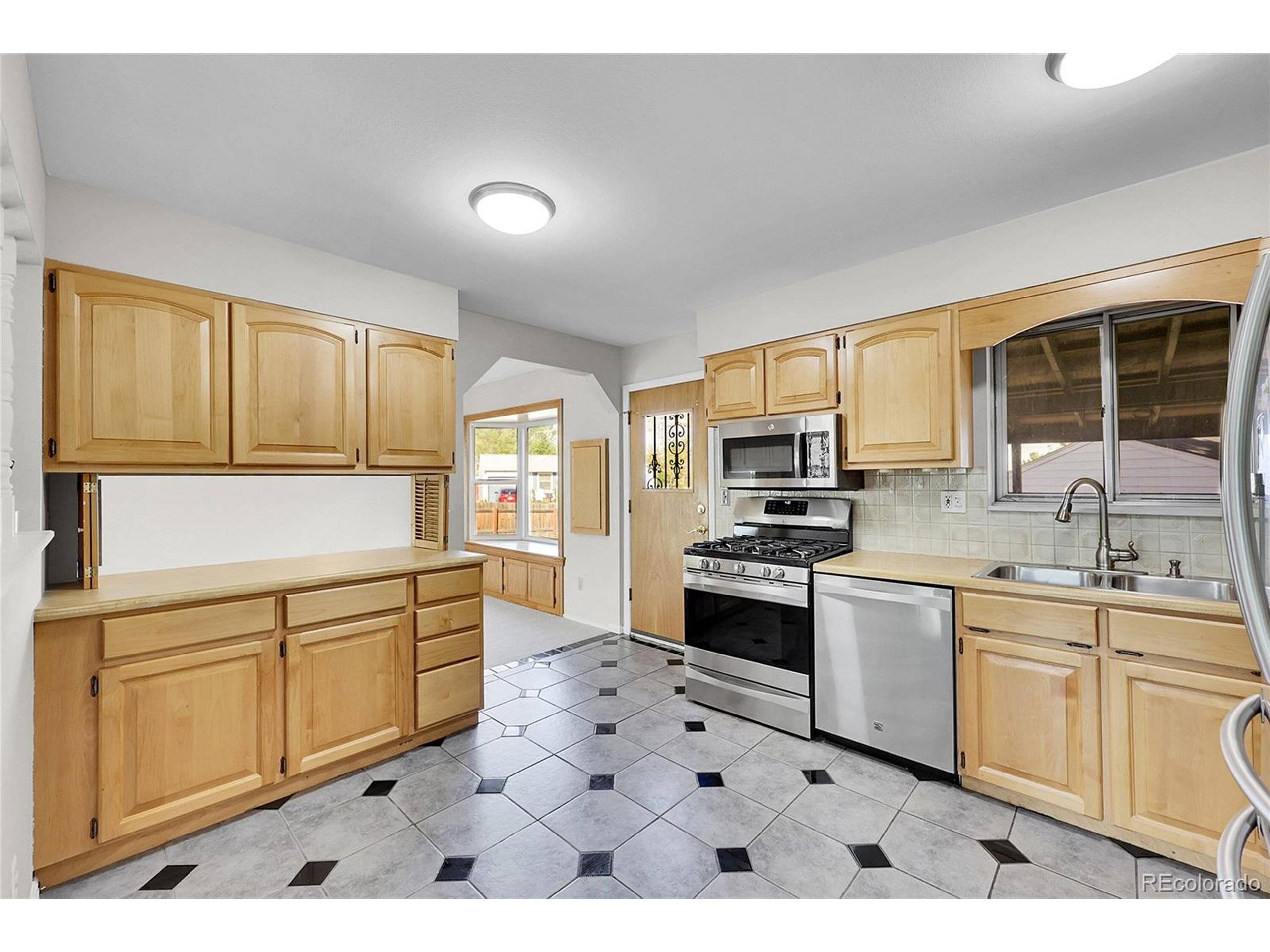 Colorado Springs, CO 80916,113 Homer Dr