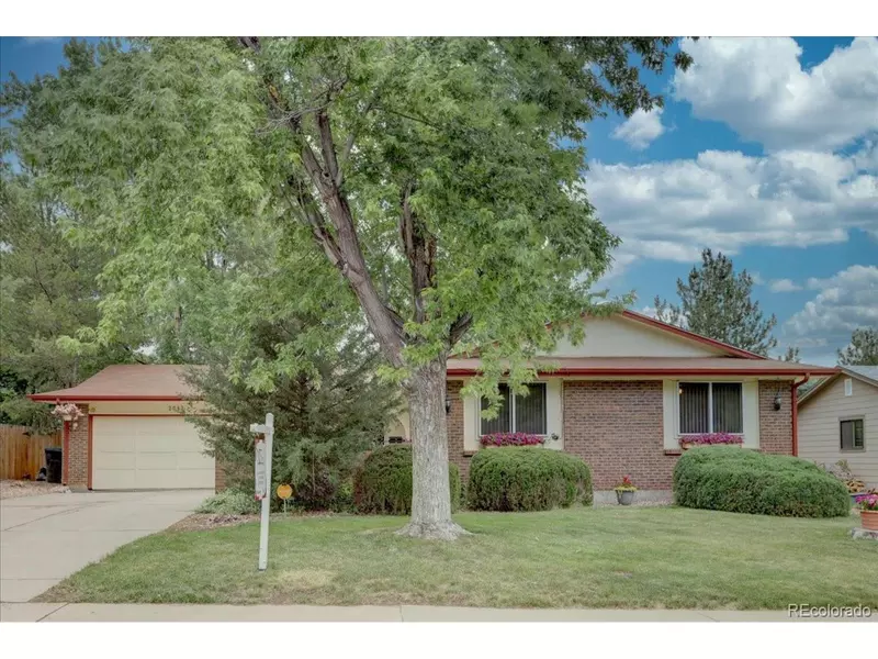 2842 S Wabash Cir, Denver, CO 80231