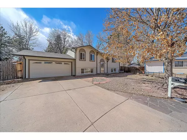 1591 S Titan Ct, Aurora, CO 80012