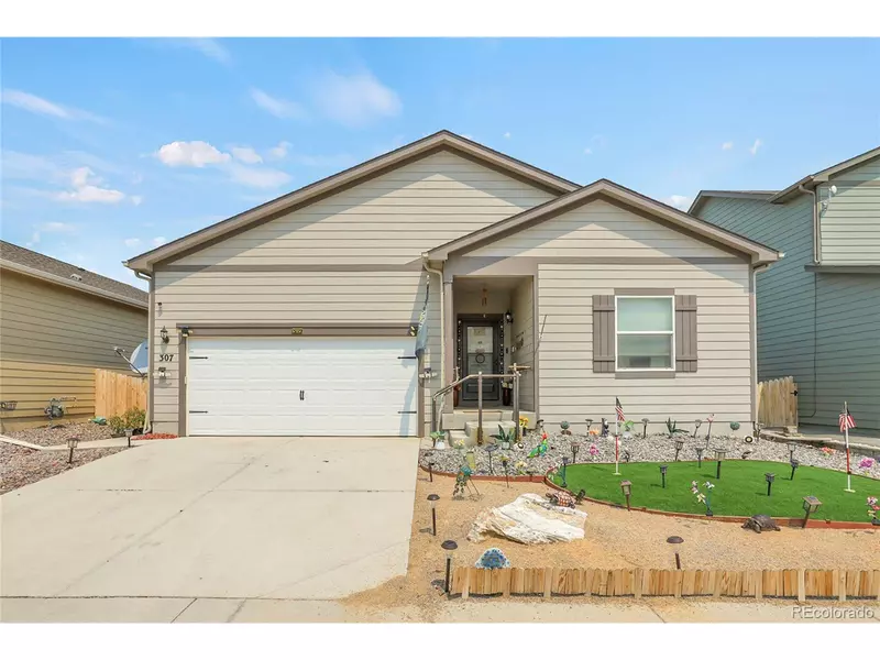 307 Thomas Ave, Keenesburg, CO 80643