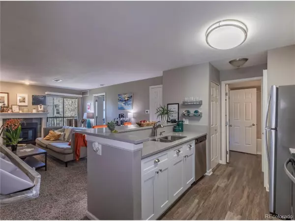 Denver, CO 80231,2575 S Syracuse Way #M206