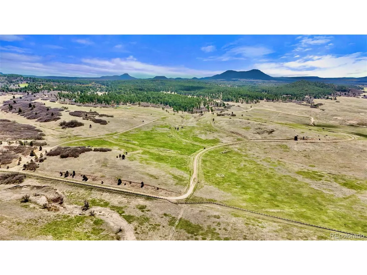Larkspur, CO 80118,1 S Perry Park Rd