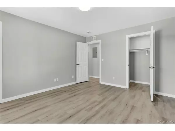 Centennial, CO 80122,2301 E Fremont Ave #S02