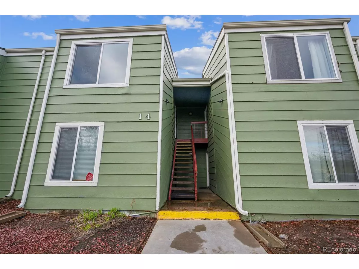 Aurora, CO 80012,956 S Peoria St