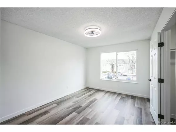Aurora, CO 80012,956 S Peoria St
