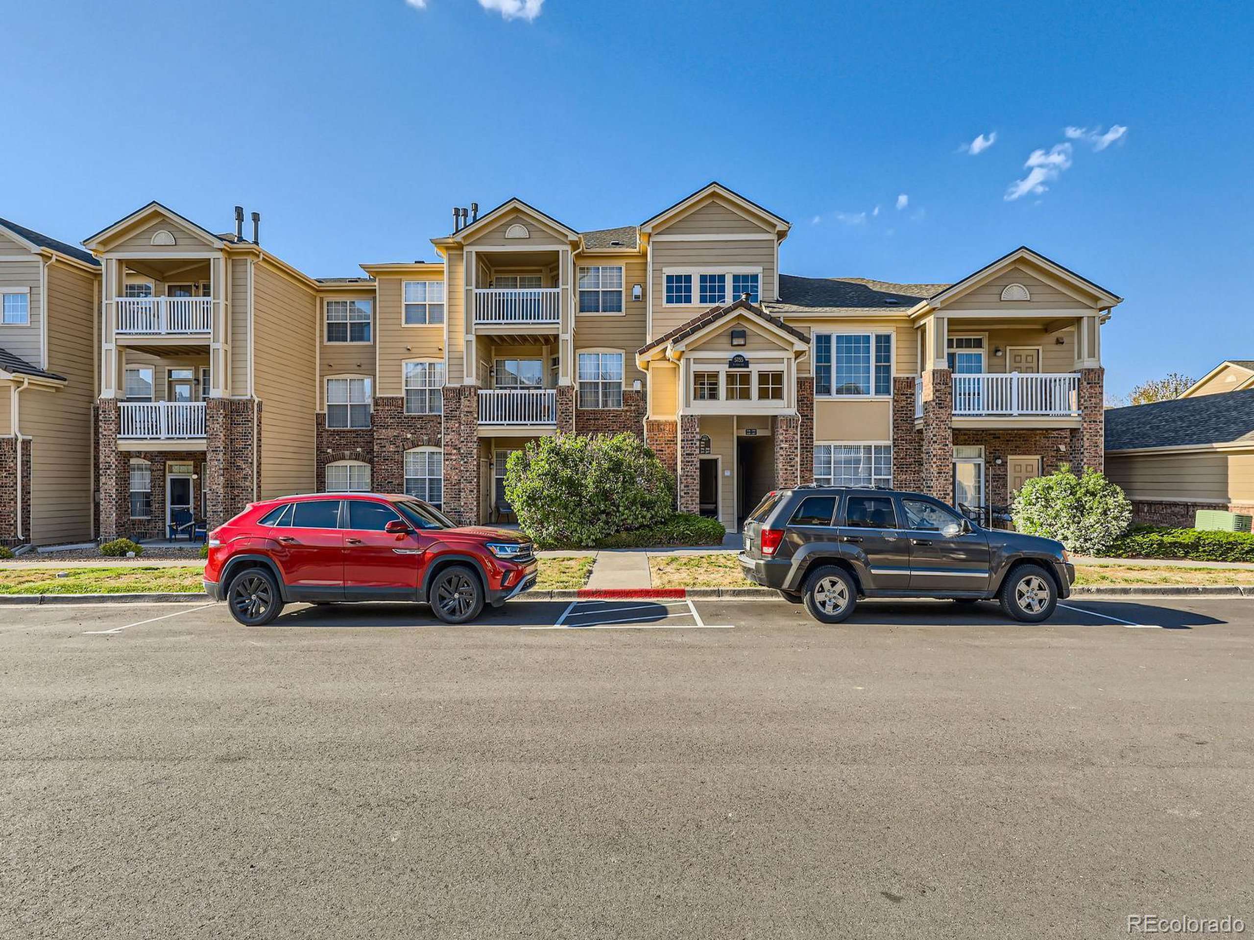 Aurora, CO 80019,5755 N Genoa Way #14-105