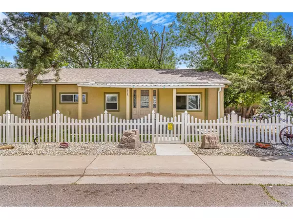 525 Willow Dr, Brighton, CO 80603