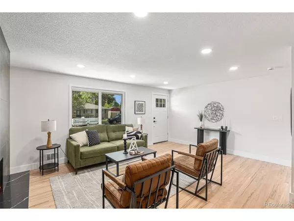 Centennial, CO 80121,6654 S Lee Ct