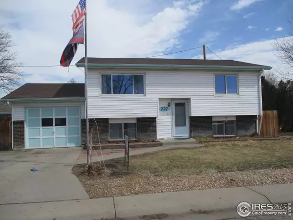 227 Mount View Rd, La Salle, CO 80645