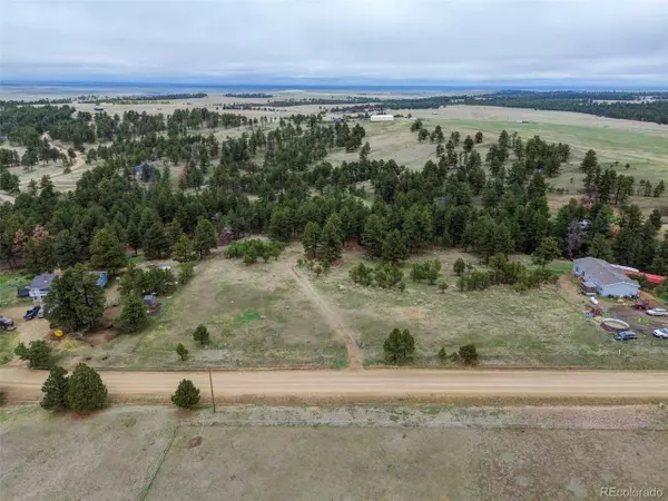 24249 Agate Trl, Deer Trail, CO 80105