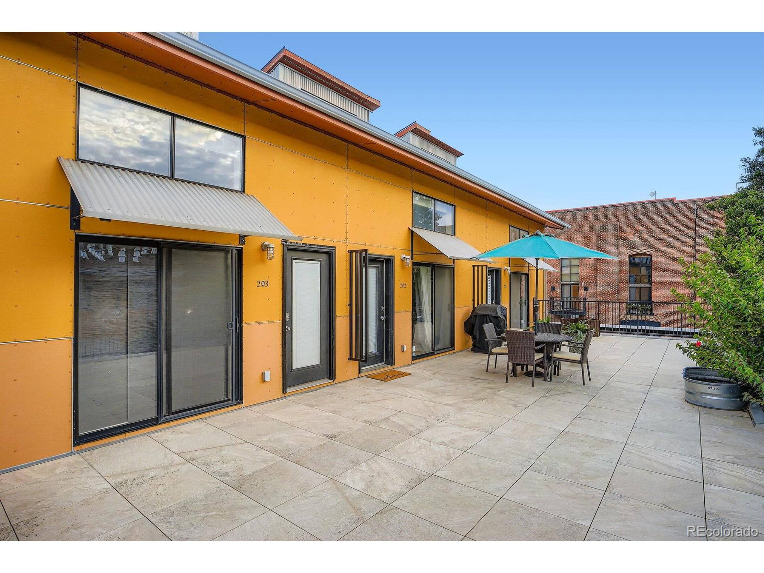 Denver, CO 80205,3295 Blake St #202