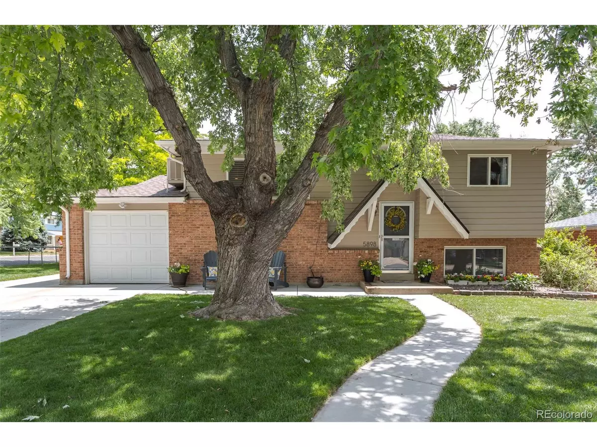 Arvada, CO 80004,5898 Parfet Ct