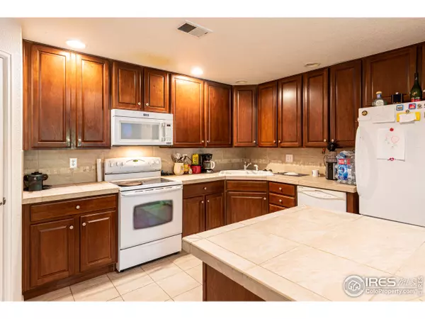 Longmont, CO 80504,2225 Calais Dr #9B