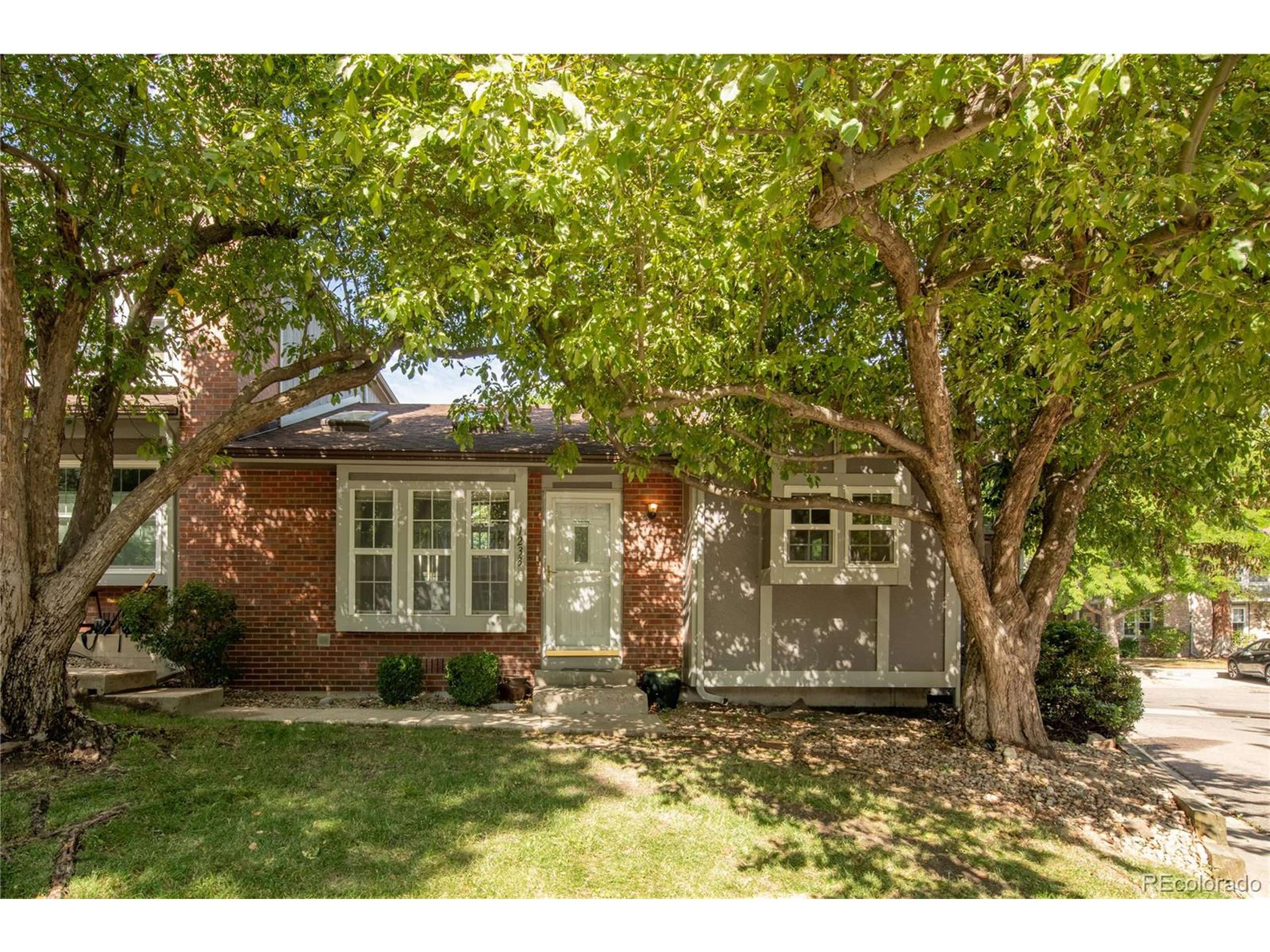 1233 S Flower Cir #A, Lakewood, CO 80232