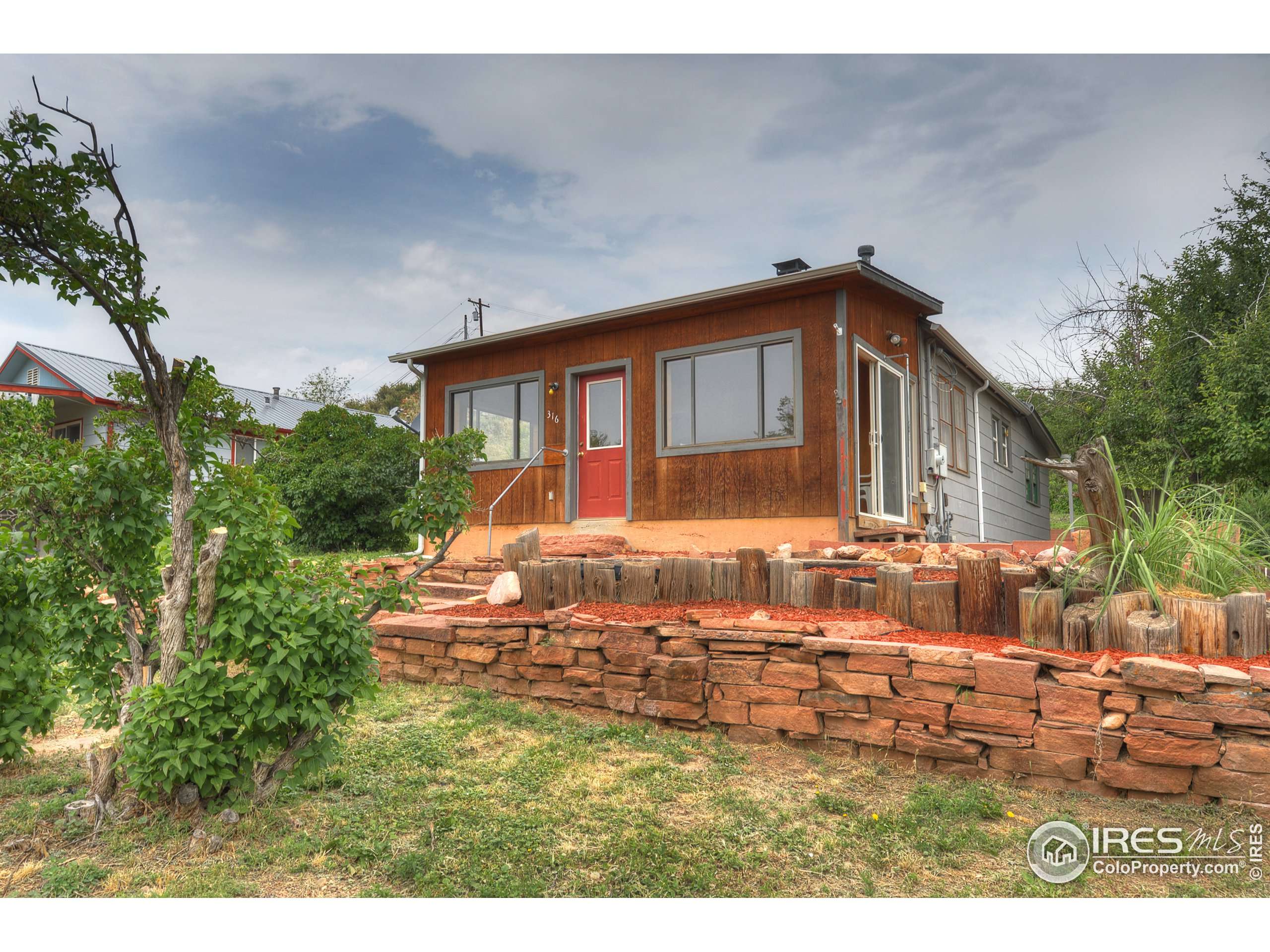 316 Seward St, Lyons, CO 80540