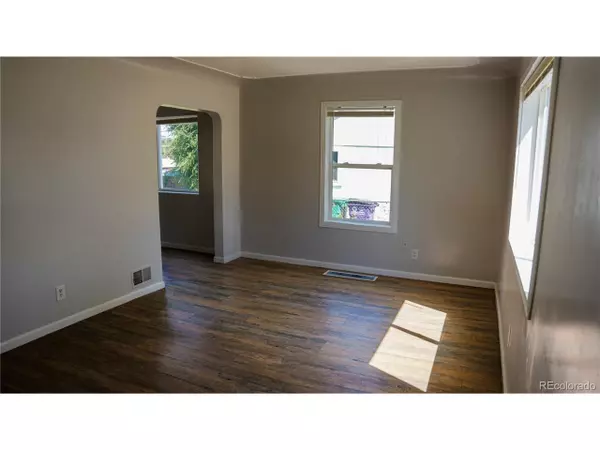 Denver, CO 80204,909 Meade St