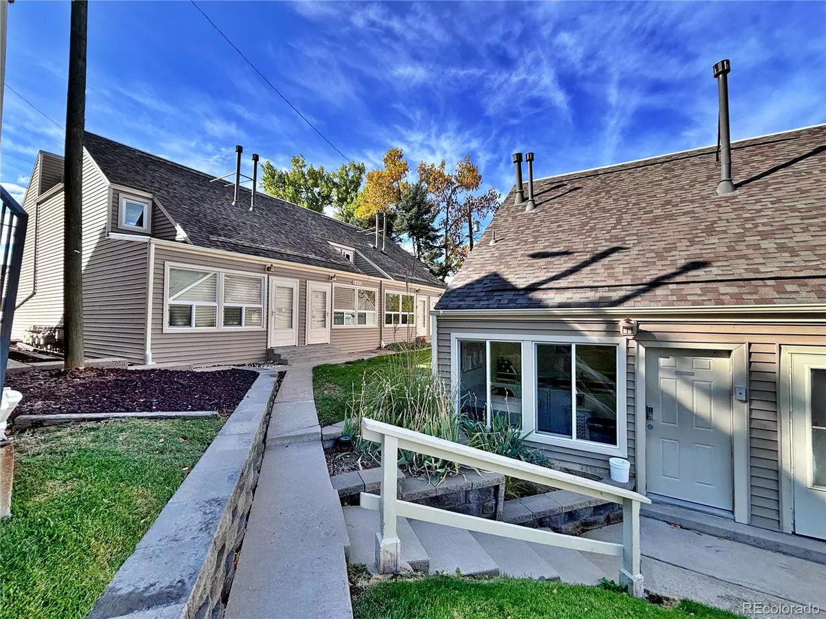 Lakewood, CO 80226,371 S Estes St #10