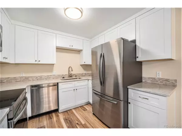 Lakewood, CO 80227,3325 S Ammons St #207