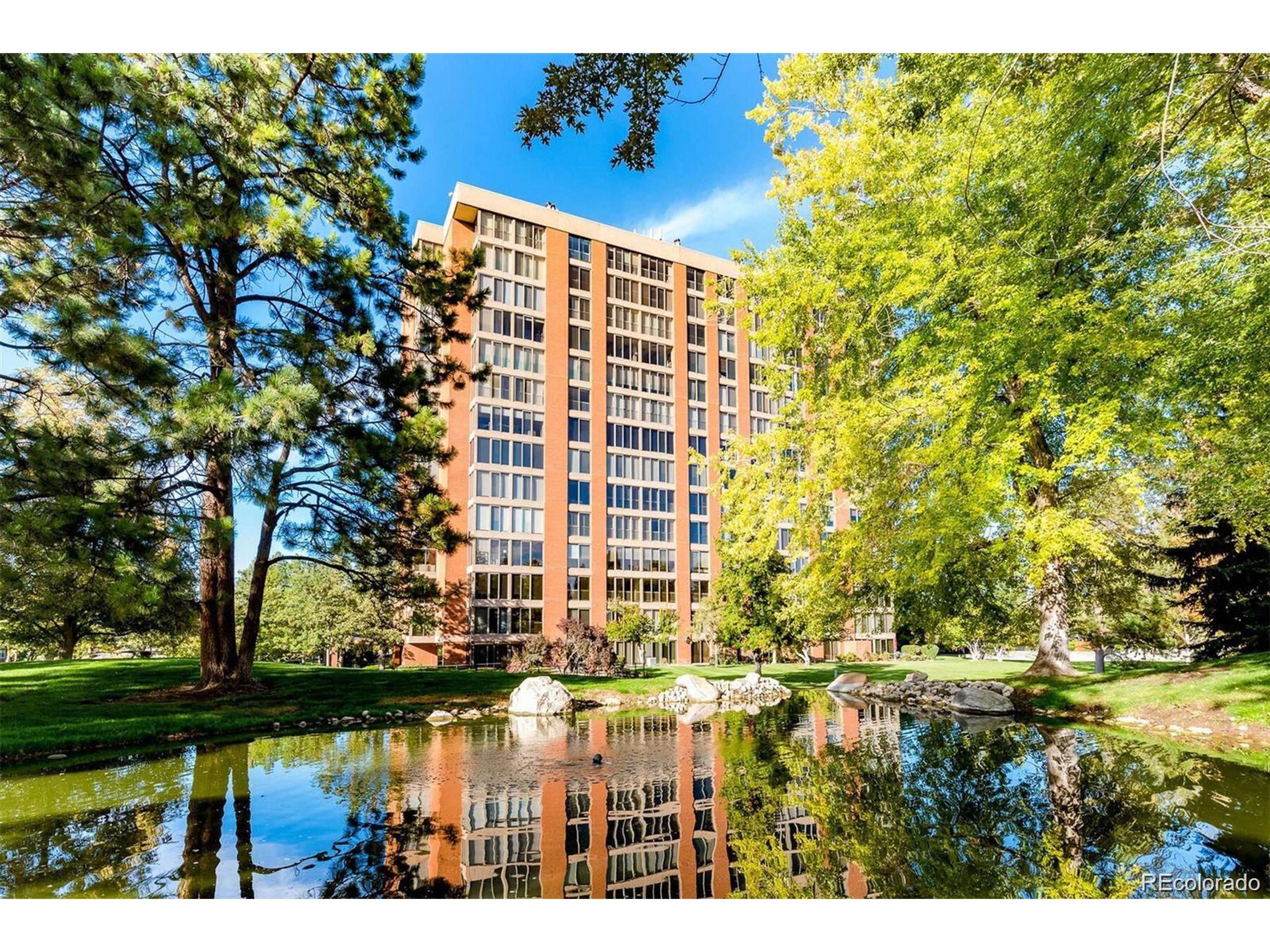 Englewood, CO 80113,1900 E Girard Pl #203