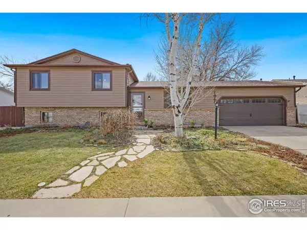 1044 N Redbud Dr, Loveland, CO 80538