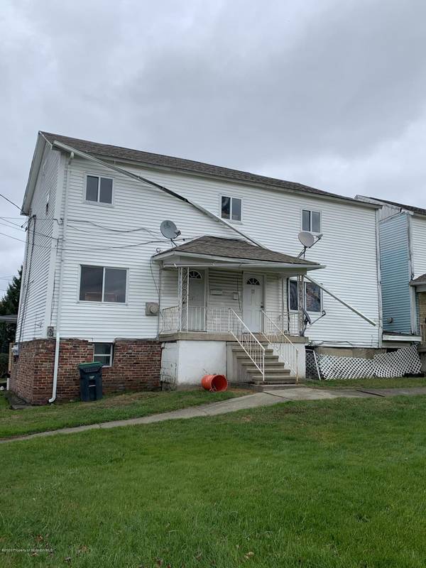 600 606 Hudson St, Mayfield, PA 18433