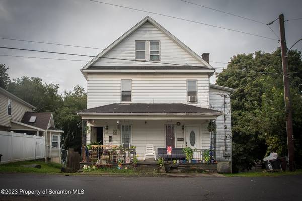 42 Pear St, Carbondale, PA 18407