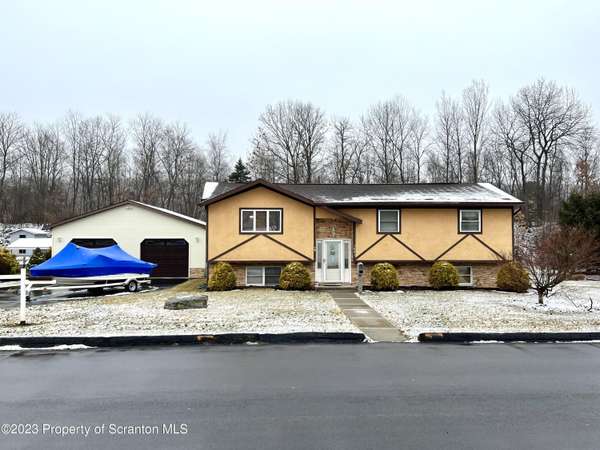 1001 Hill St, Mayfield, PA 18433