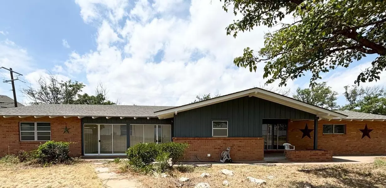 1715 W Service Road, Abernathy, TX 79311