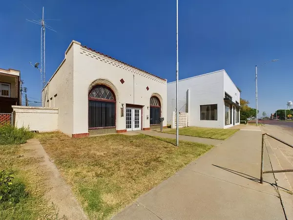 Slaton, TX 79364,225 S 9th Street