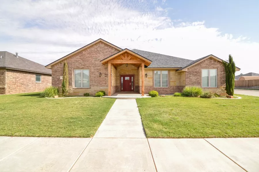 710 N 2nd Street, Wolfforth, TX 79382