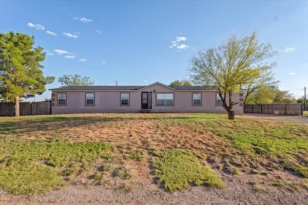 408 2nd Street, Plains, TX 79355