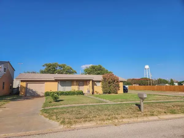 Wilson, TX 79381,1202 Green Avenue