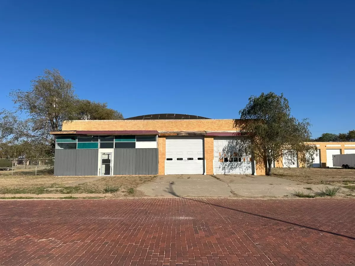 Ralls, TX 79357,614 Main Avenue