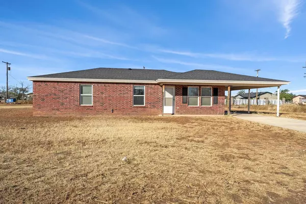 935 S 3rd Street, Slaton, TX 79364