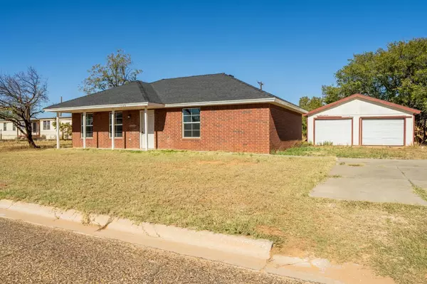 1920 S 2nd Street, Tahoka, TX 79373