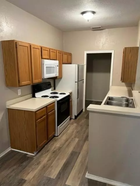 Lubbock, TX 79424,5102 80th Street