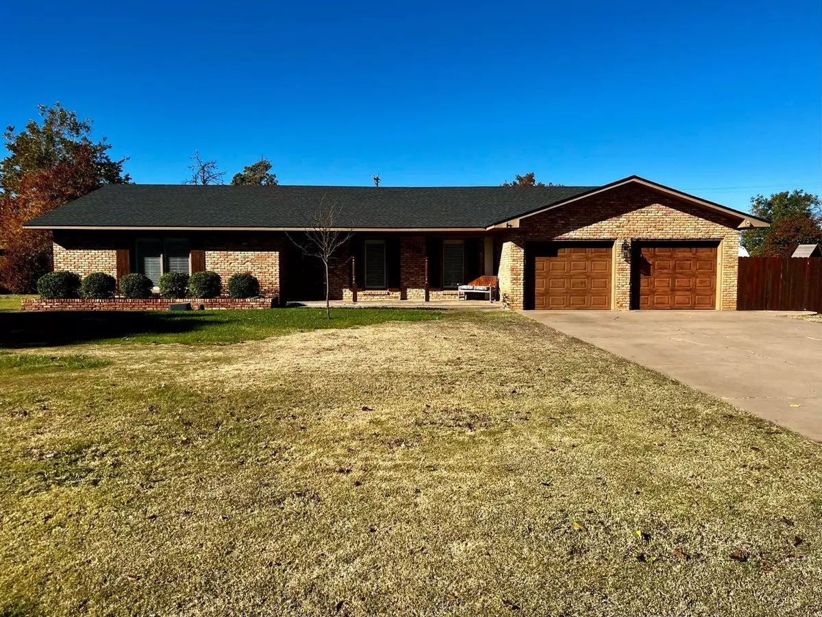 Plainview, TX 79072,213 Yucca Terrace