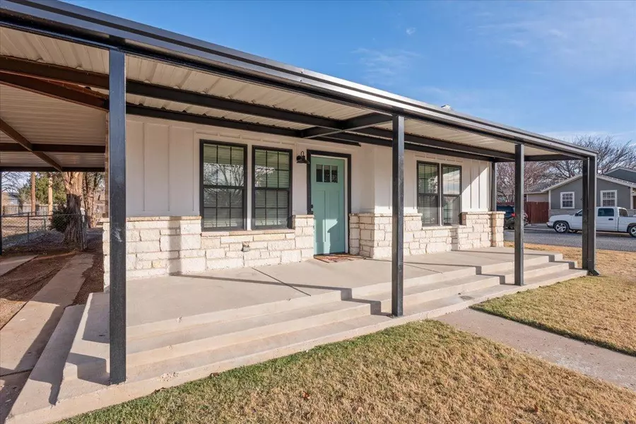 321 E 16th Street, Littlefield, TX 79339