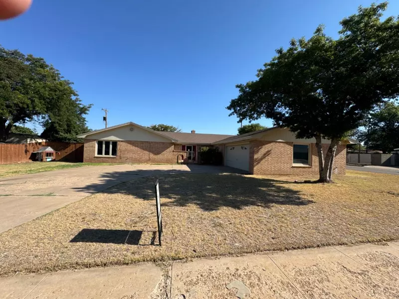 805 14th Street, Shallowater, TX 79363