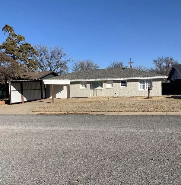 703 Crescent Drive, Littlefield, TX 79339