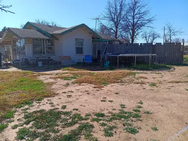 Lorenzo, TX 79343,308 Monroe