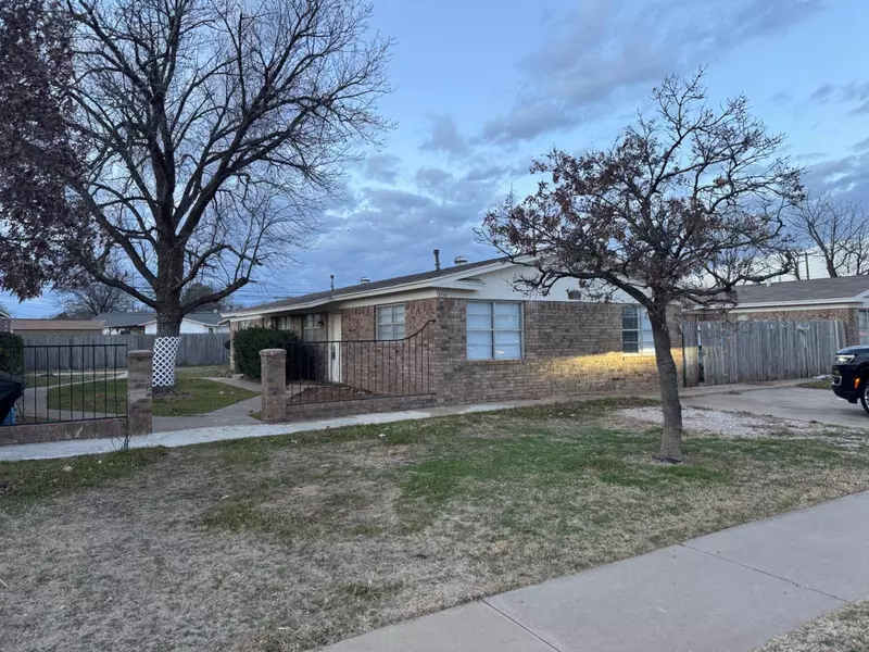 1711 66th Street, Lubbock, TX 79412