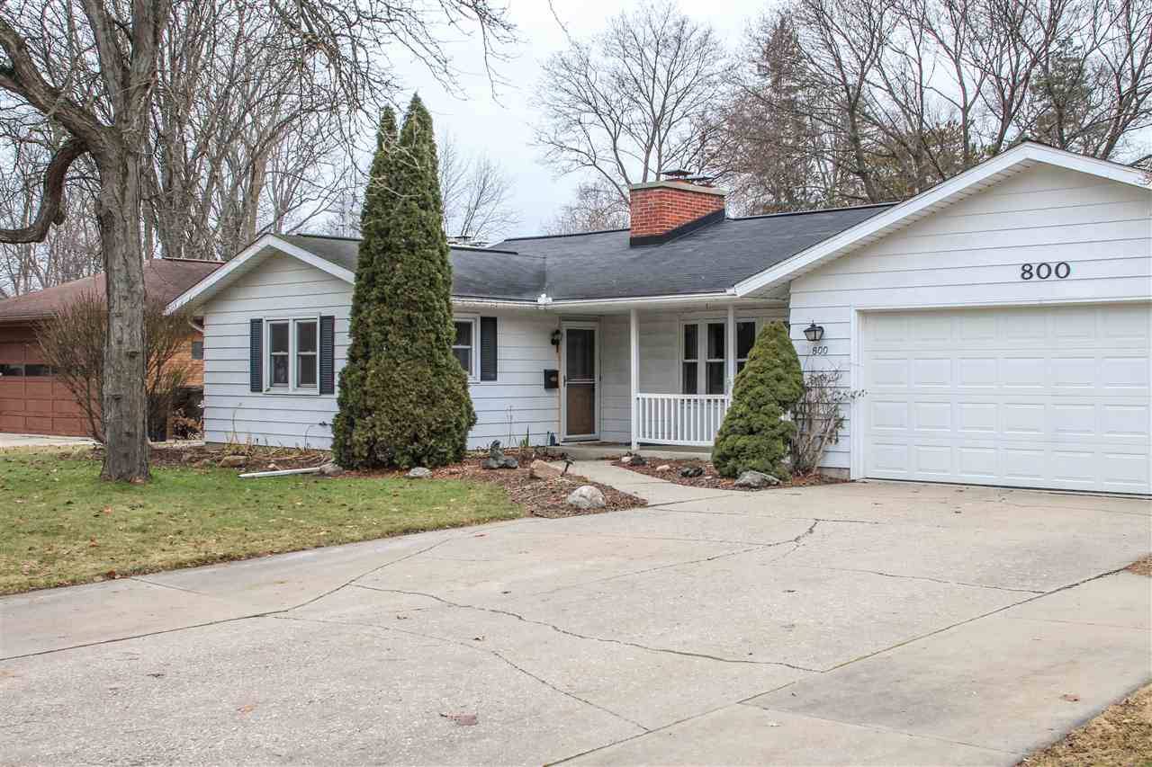 800 W Meadowbrook Drive, Midland, MI 48640