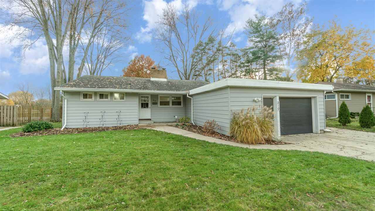 210 E Meadowbrook, Midland, MI 48642