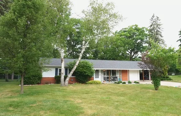 2201 Augsburg Drive, Saginaw, MI 48603