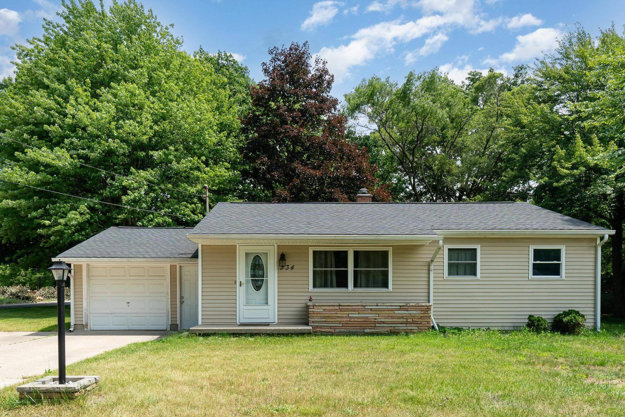 334 Cottonwood Street, Midland, MI 48642