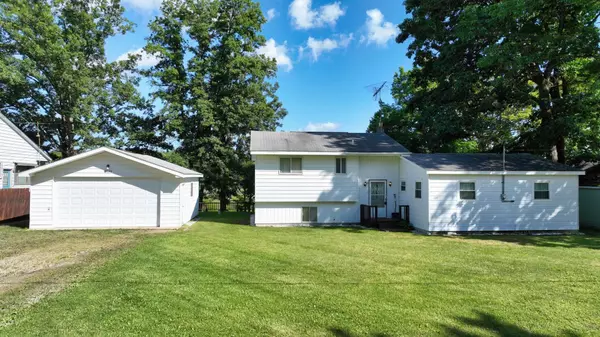 3699 Lakeview Drive, Beaverton, MI 48612