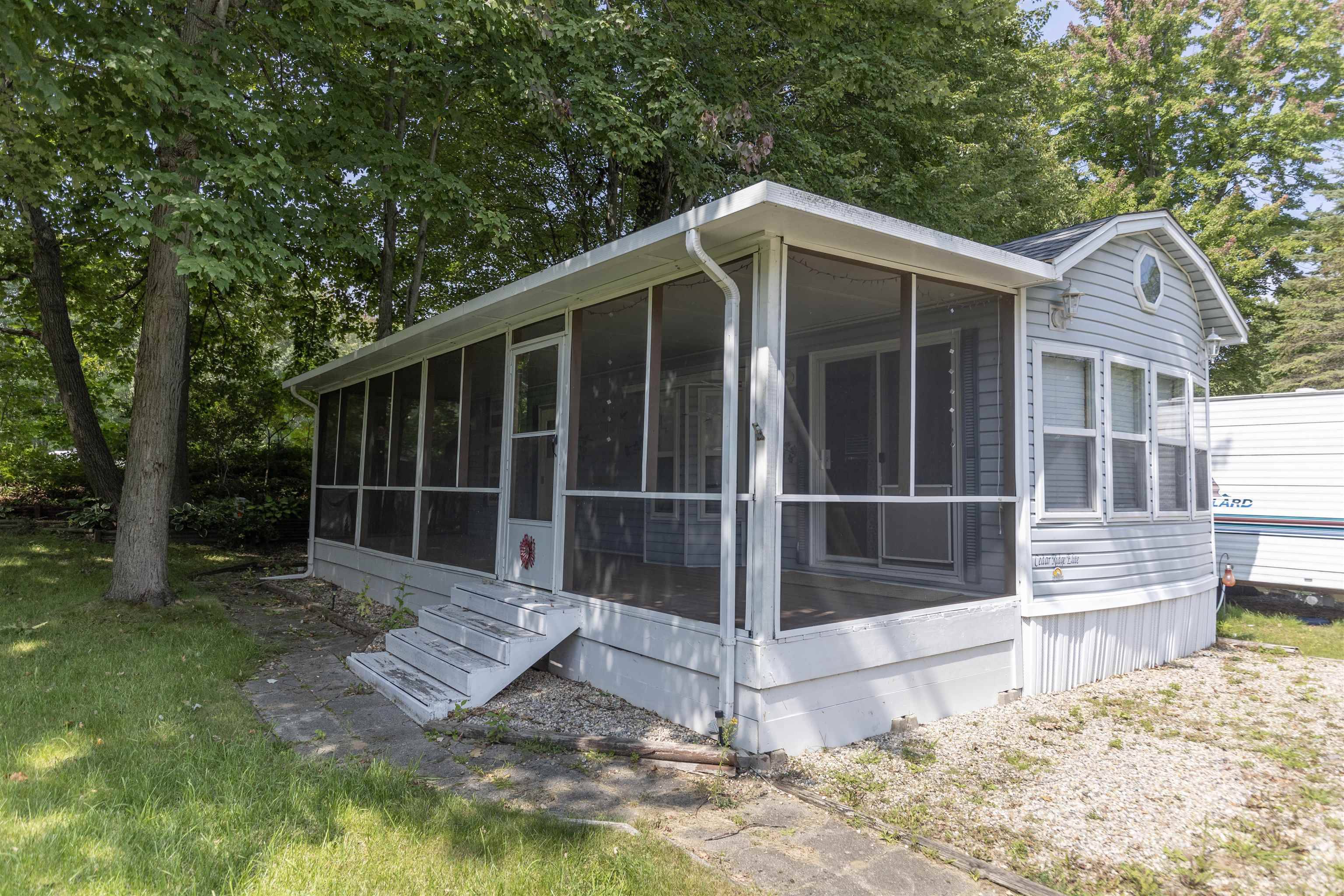 978 Timberlynn Trail, Sanford, MI 48657