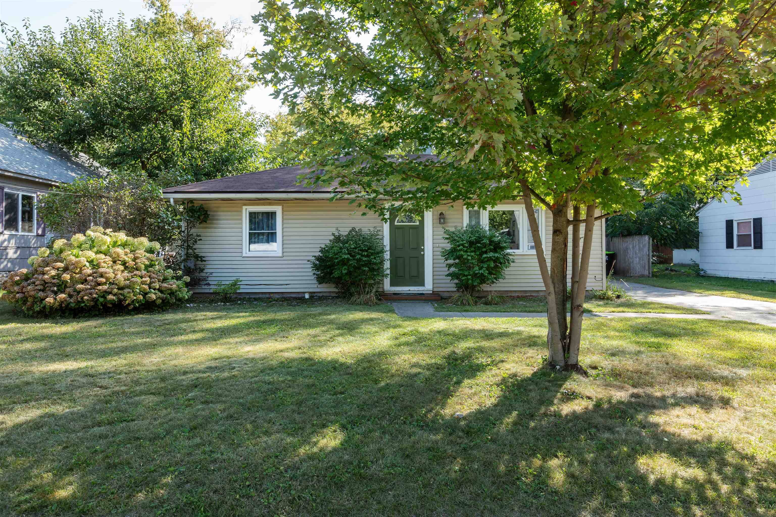 2206 Carolina Street, Midland, MI 48642