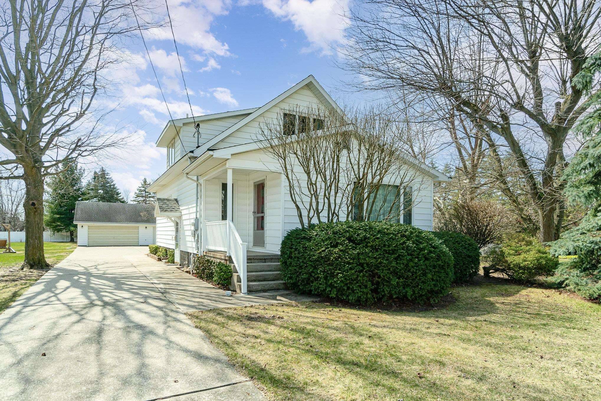 1173 W Midland Road, Auburn, MI 48611